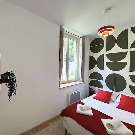 Lejlighed Le Seventy's, T3 Vintage Avec Jardin *