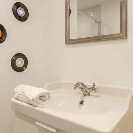 Le Seventy's, T3 Vintage Avec Jardin Apartment Lons
